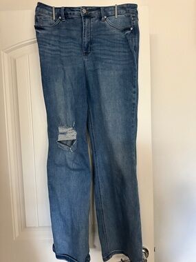 Judy Blue Medium Blue Flare Jeans with Distressed Knee 90s straight size 13/31
